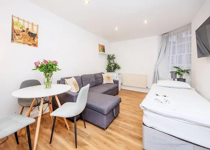 Regent\'S Park Apartment