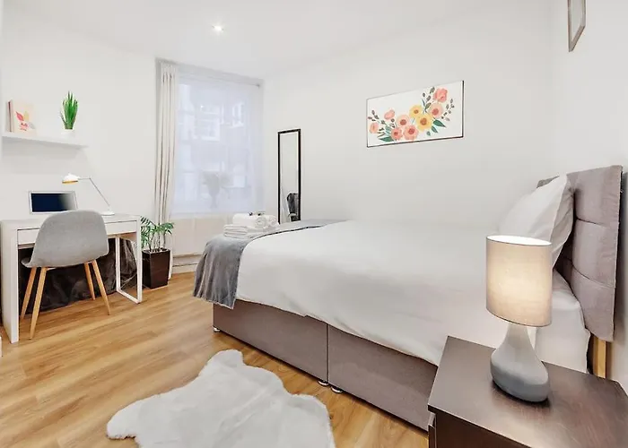 Regent\'S Park Apartment